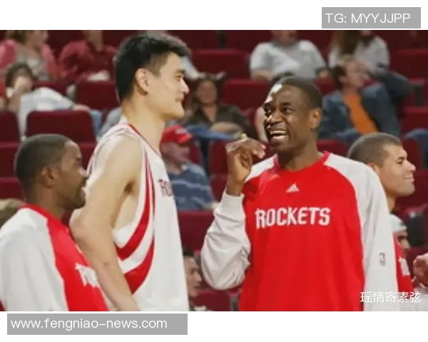 姚明传奇时刻再现断球瞬间引发全场欢呼与热议