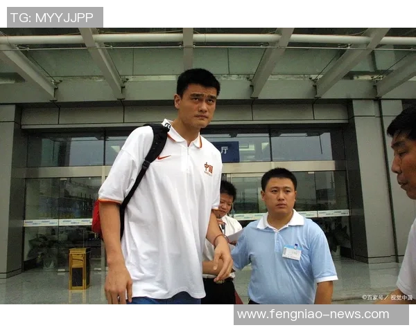 姚明飞往纽约的篮球传奇之旅与梦想成真的故事